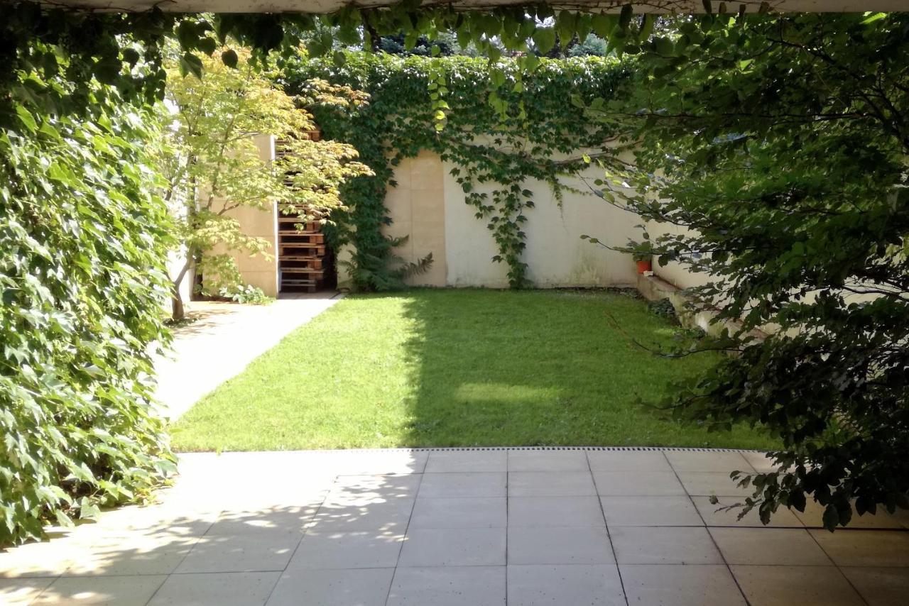 Apartment With Garden In City Center Krakow Luaran gambar